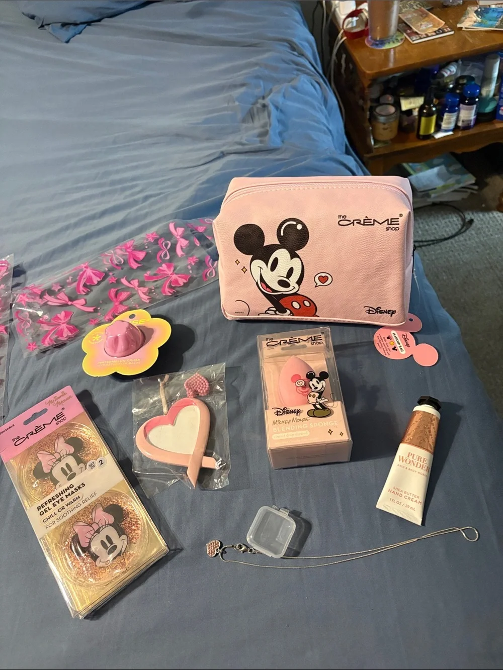 Disney Minnie Mouse Pink Cosmetic Bag with Matching Hair and Beauty Accessories